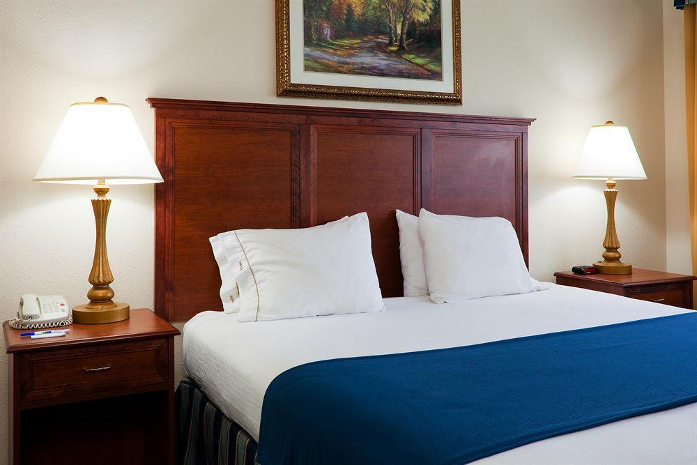 Holiday Inn Express Hotel & Suites Montgomery Boyd-Cooper Parkway By Ihg Екстериор снимка