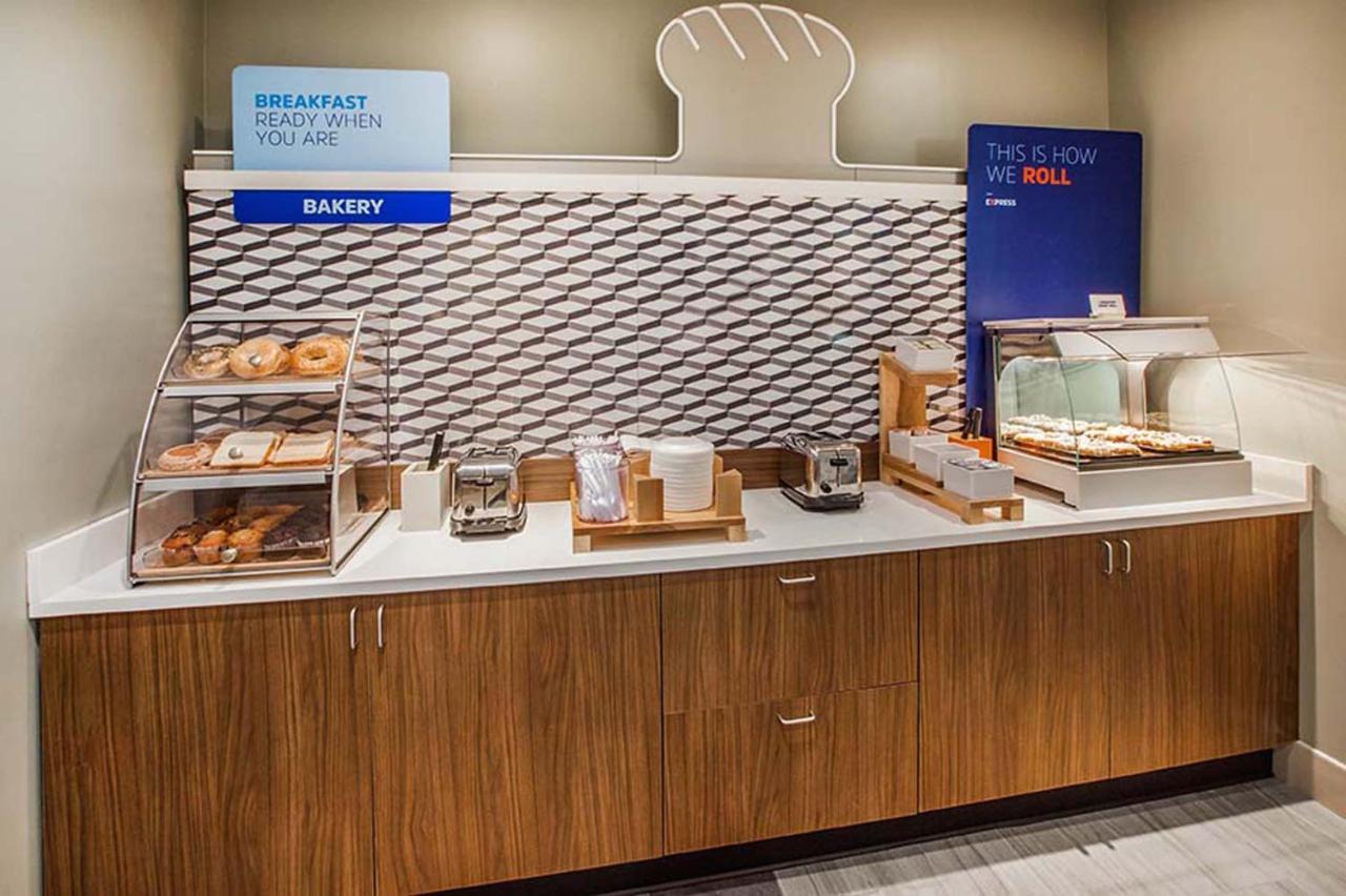 Holiday Inn Express Hotel & Suites Montgomery Boyd-Cooper Parkway By Ihg Екстериор снимка